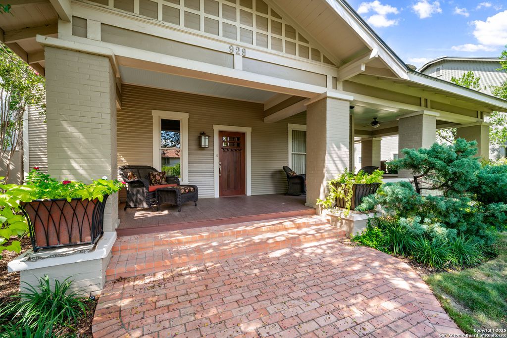 Photo of 929 Cambridge Oval, San Antonio, TX 78209 (MLS # 1881869)