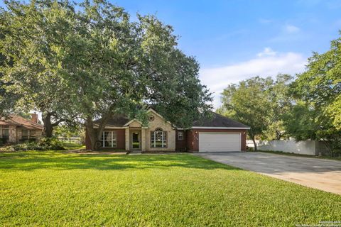 A home in Devine