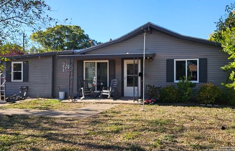 815 Highgate Universal City TX 78148