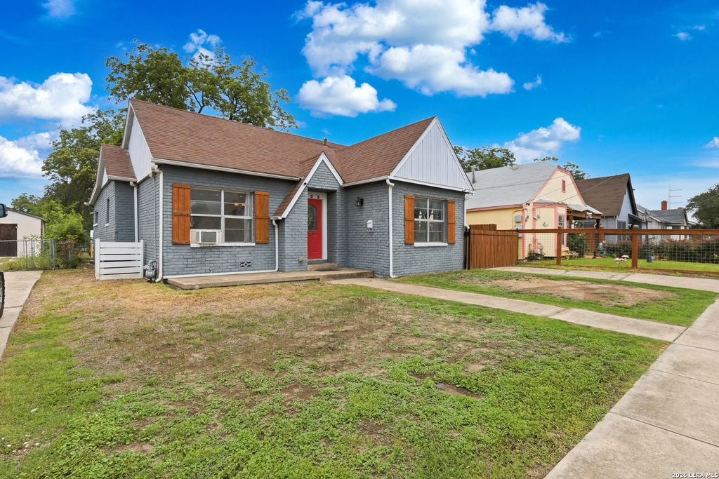 Photo of 755 KIRK PL, San Antonio, TX 78226 (MLS # 1966320)