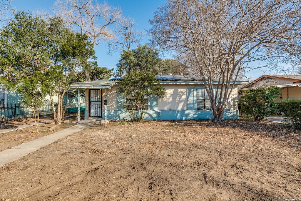 Photo of 2207 Bronte, San Antonio, TX 78207 (MLS # 1937558)