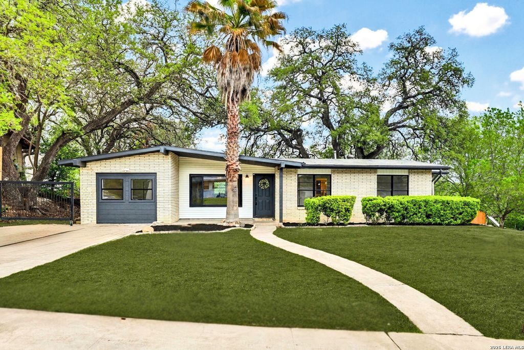 Photo of 227 W Glenview, San Antonio, TX 78228 (MLS # 1959057)