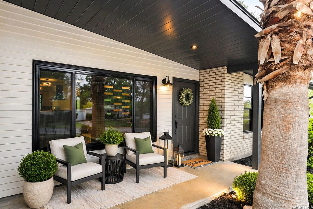 Photo of 227 W Glenview, San Antonio, TX 78228 (MLS # 1959057)