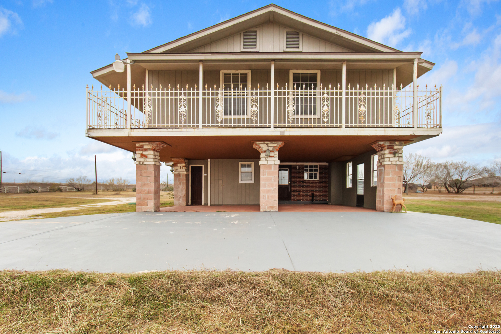 2210 Fm 1516 N #4