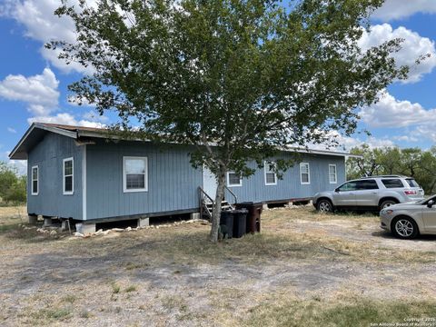 A home in Hondo