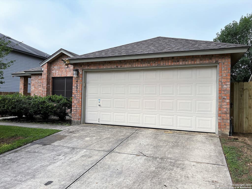 Photo of 4535 Oakfield Way, San Antonio, TX 78251 (MLS # 1971580)