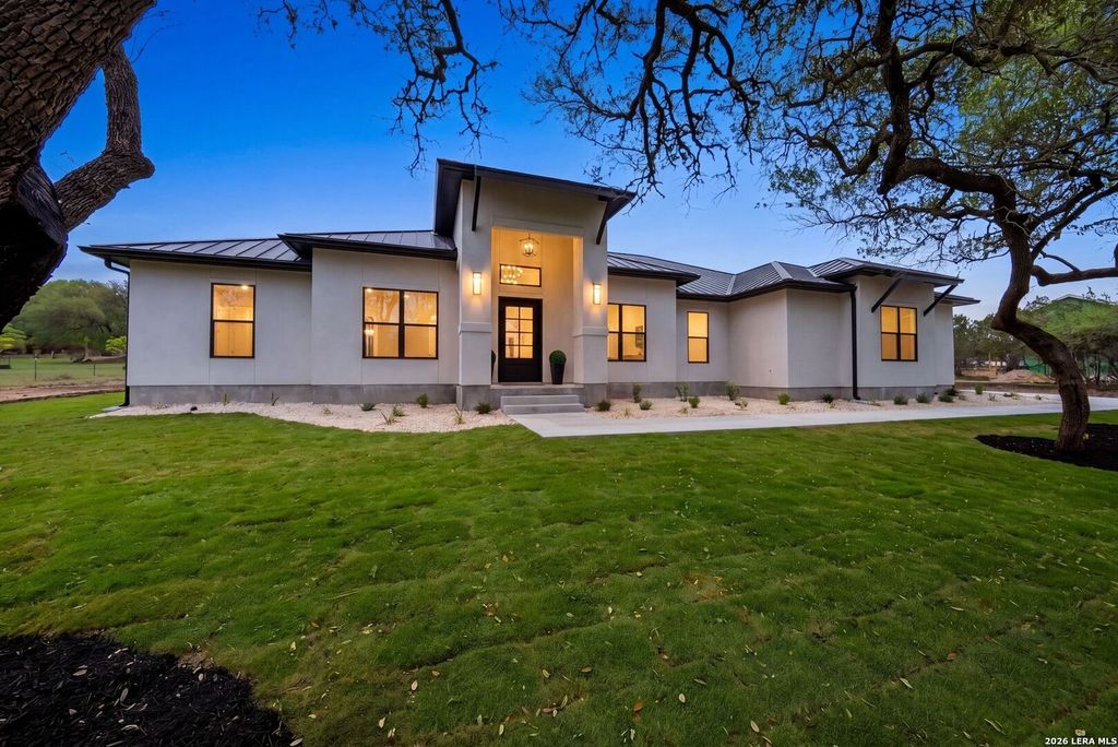 Photo of 728 Mountain Creek Trail, Boerne, TX 78006 (MLS # 1961091)