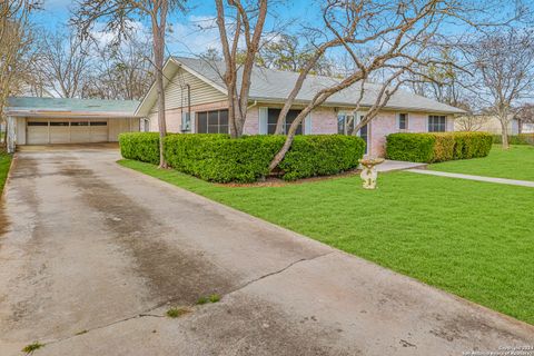 A home in Canyon Lake