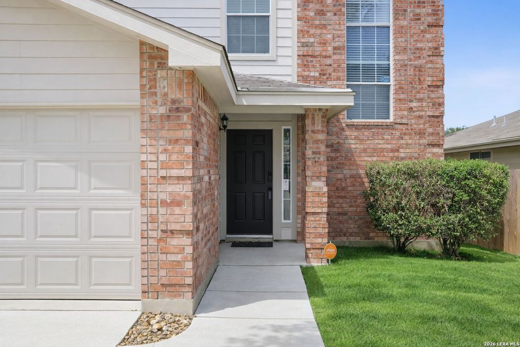 Photo of 655 RATTLER BLUFF, San Antonio, TX 78251 (MLS # 1956987)