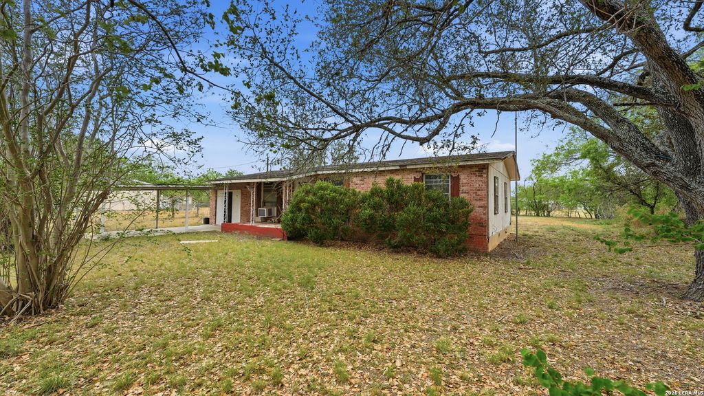 Photo of 3651 E Ih 10, Seguin, TX 78155 (MLS # 1961099)
