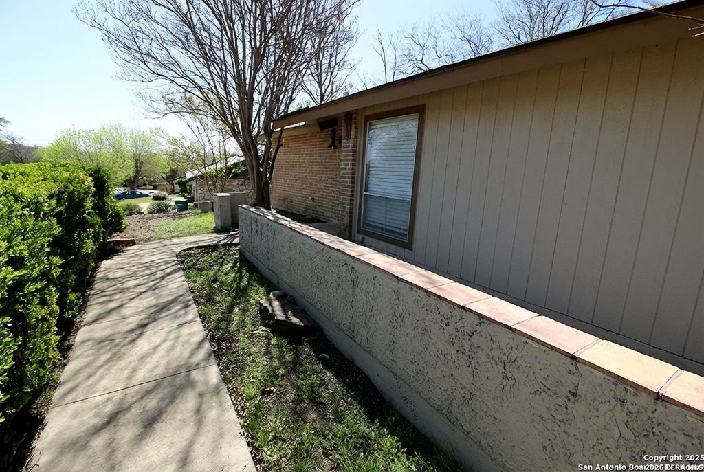 Photo of 13523 Brinwood, Universal City, TX 78148 (MLS # 1850515)