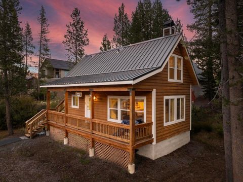 8272 Palisade Road Soda Springs CA 95728