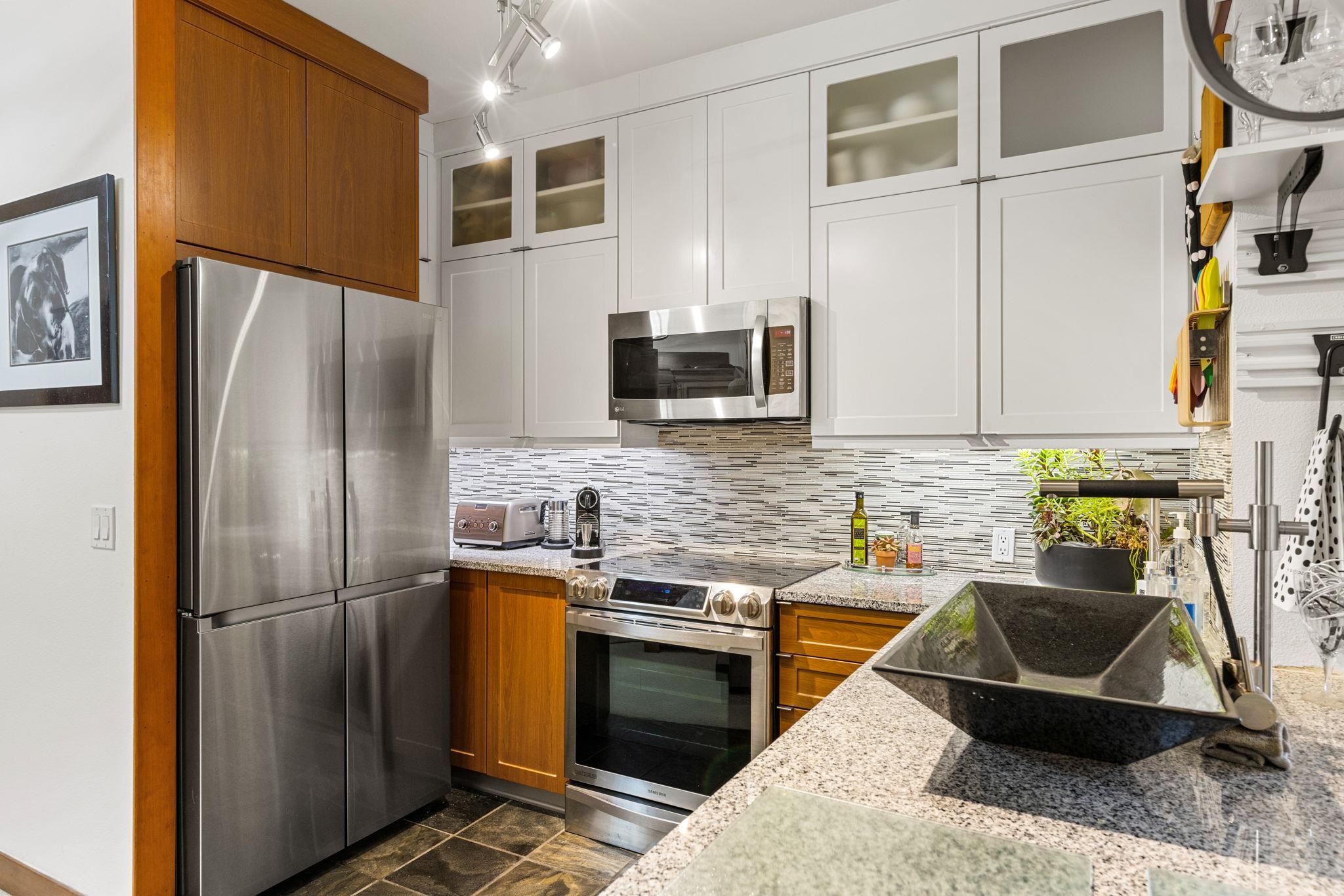 1750 Village East Road 409 (5-409)