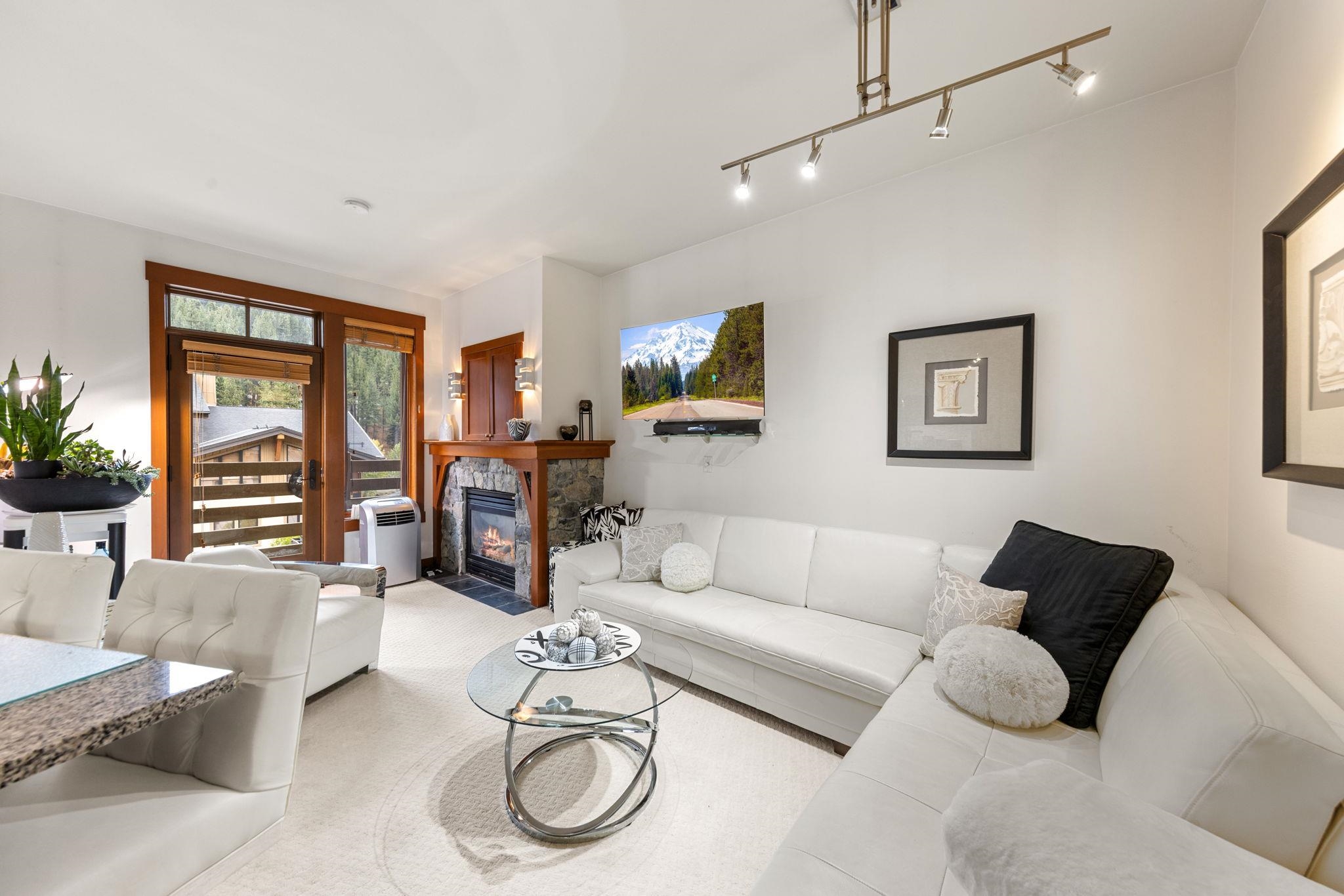 1750 Village East Road 409 (5-409)