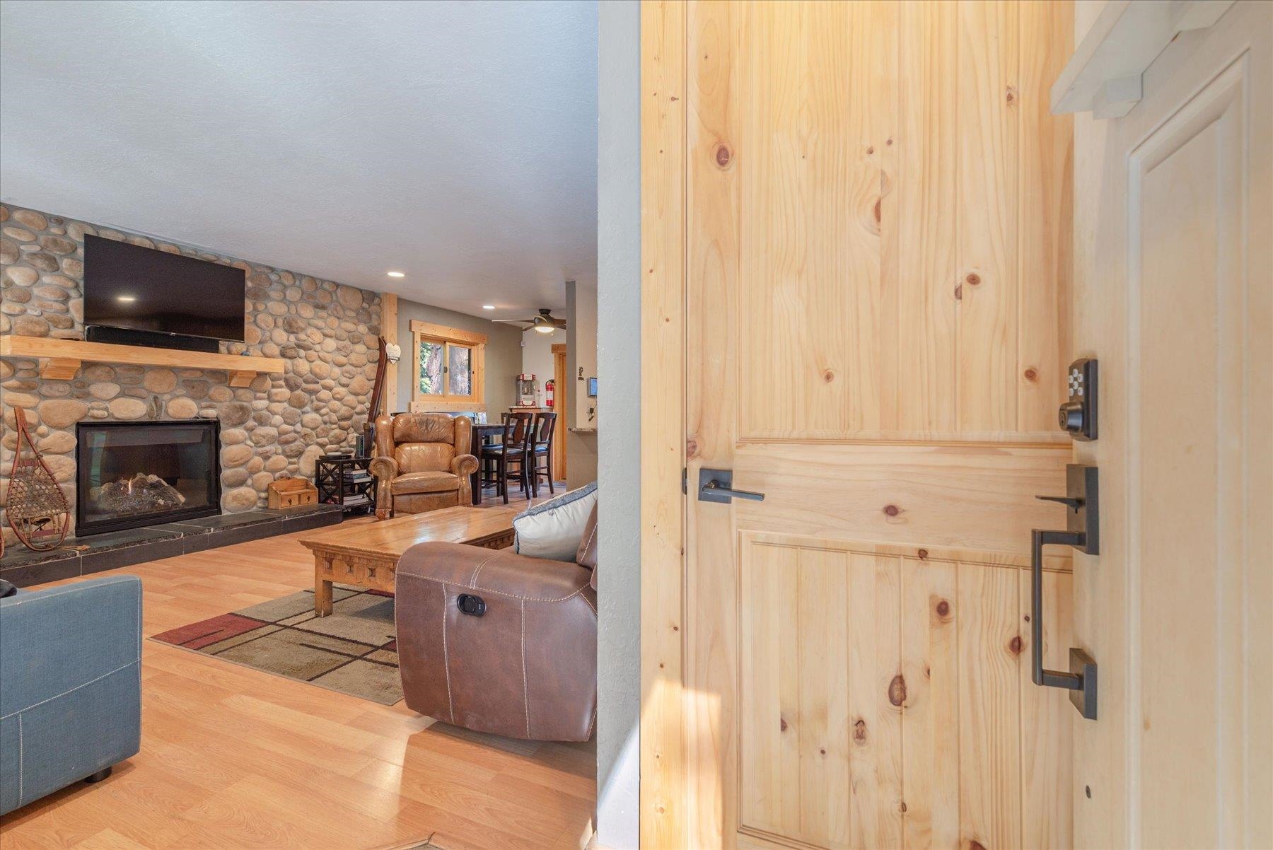 10910 Palisades Drive