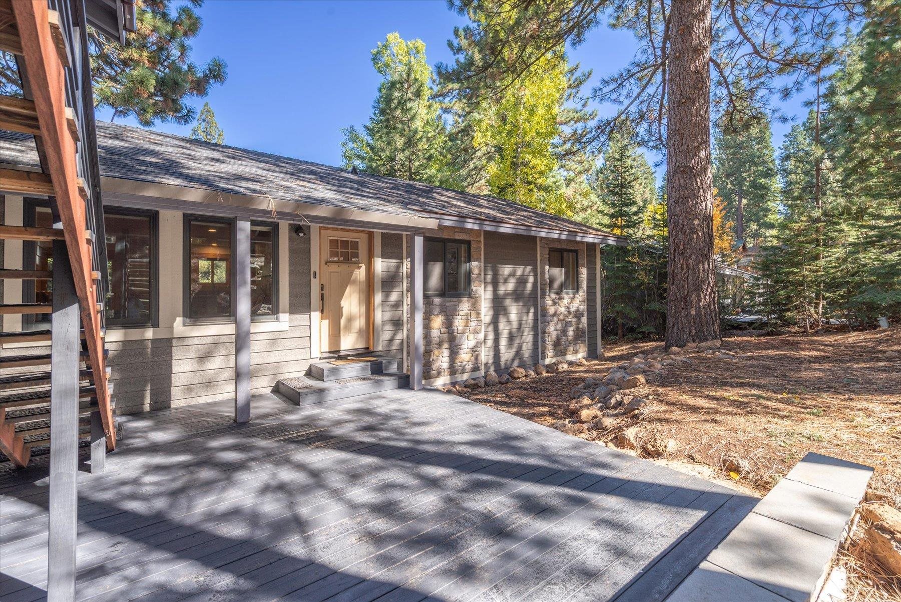 10910 Palisades Drive