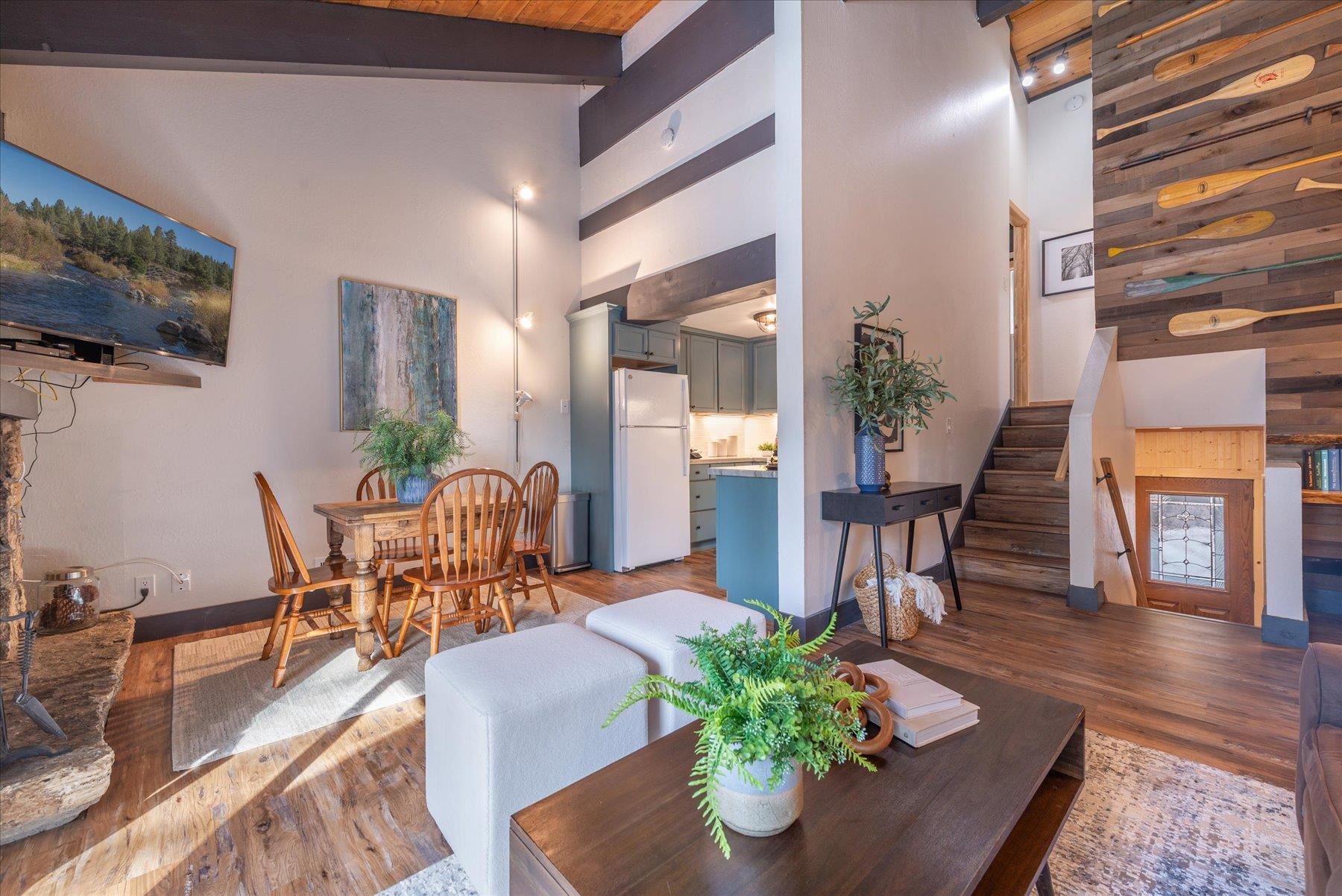 3115 North Lake Boulevard 18