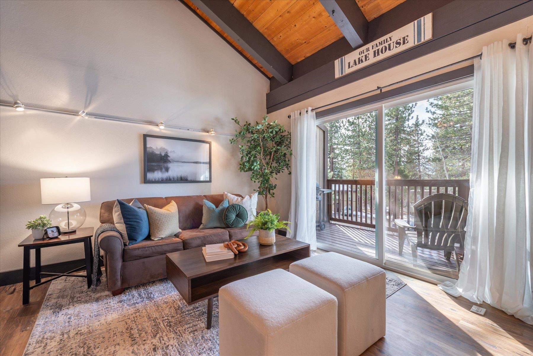 3115 North Lake Boulevard 18