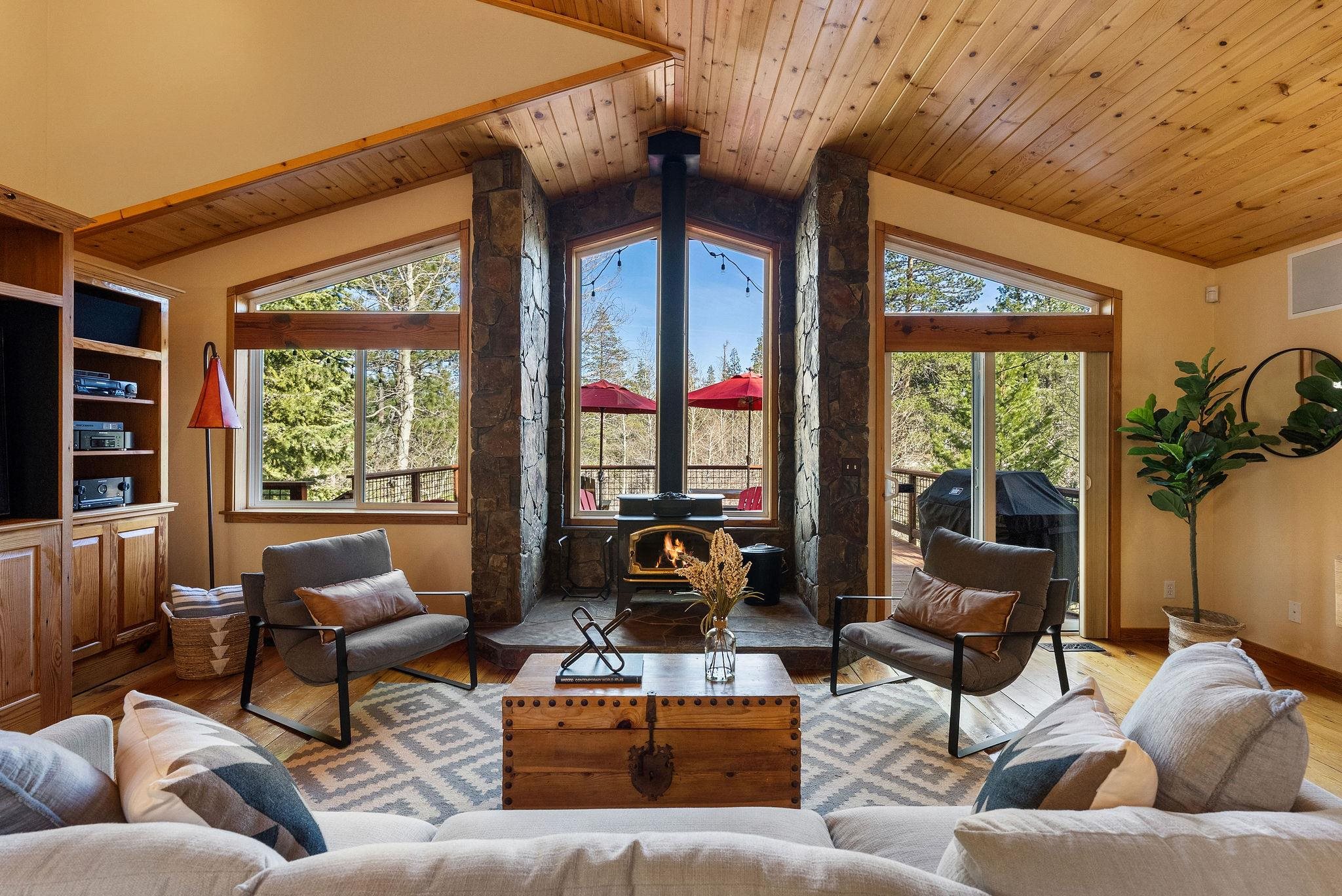 12987 Hillside Drive