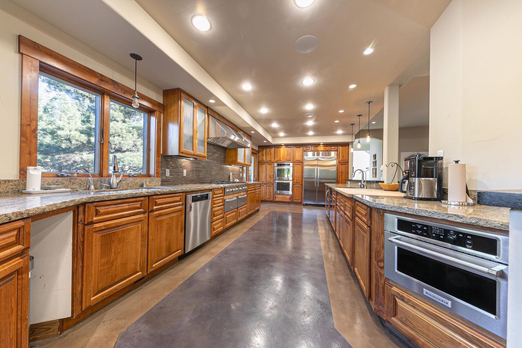 11710 Tinkers Landing