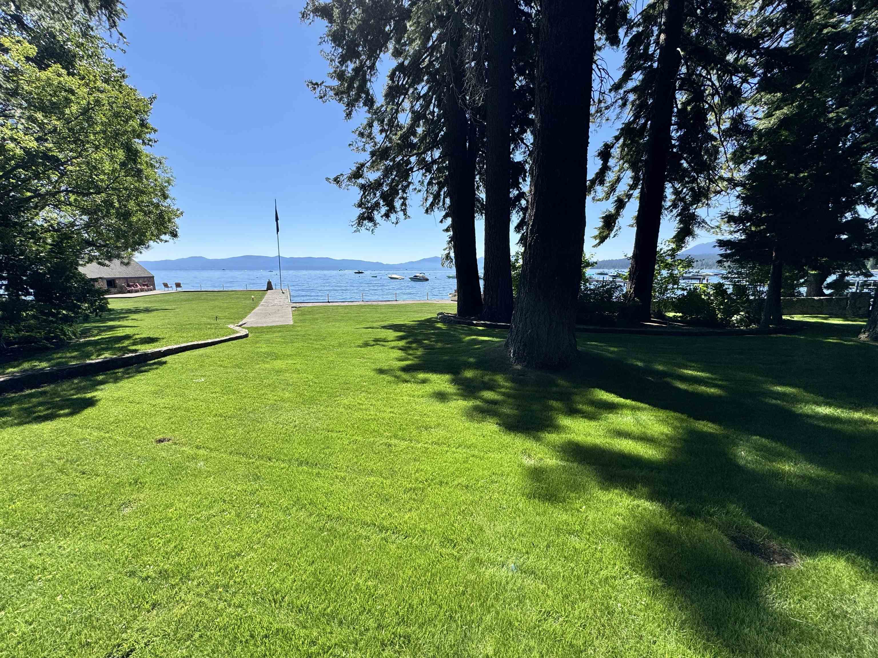 4290 West Lake Boulevard