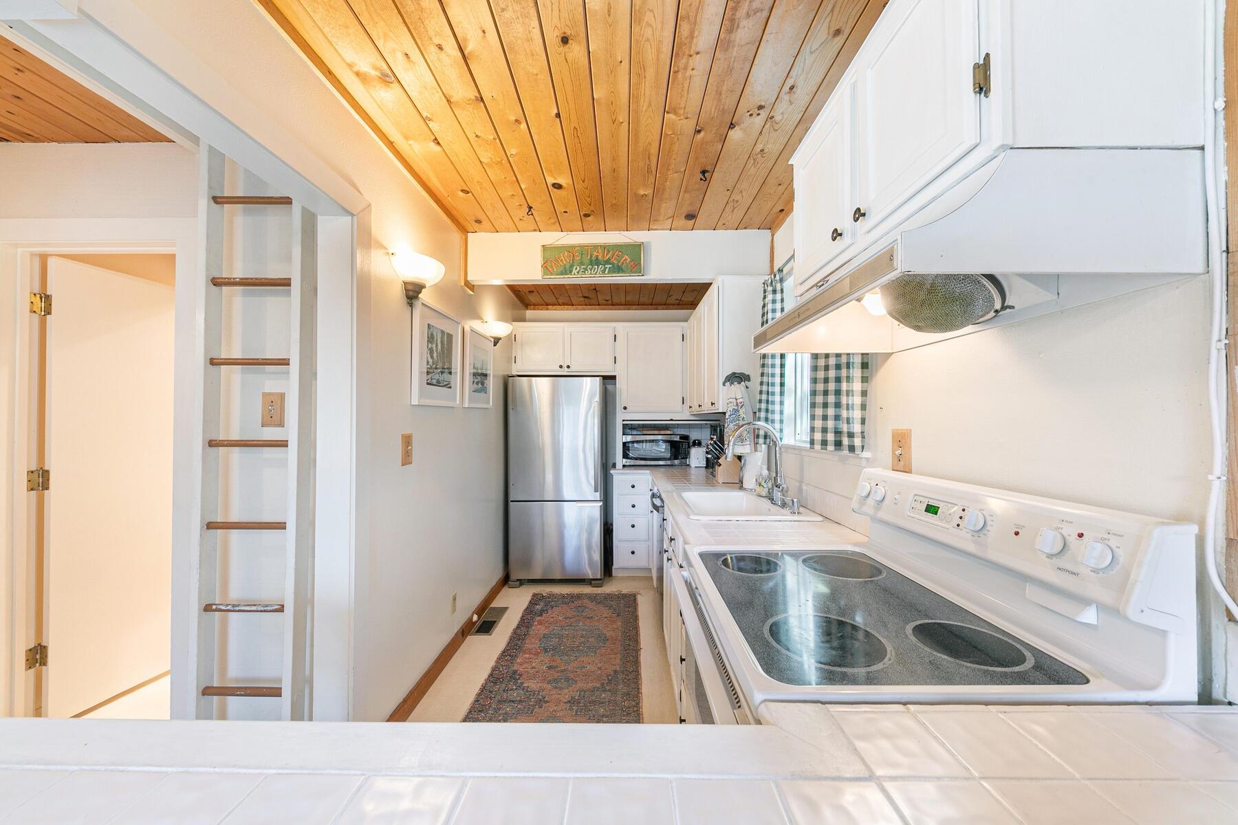 2560 Lake Forest Road 48