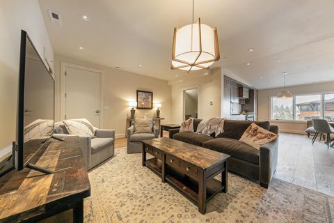 12313 Soaring Way 3C Truckee CA 96161