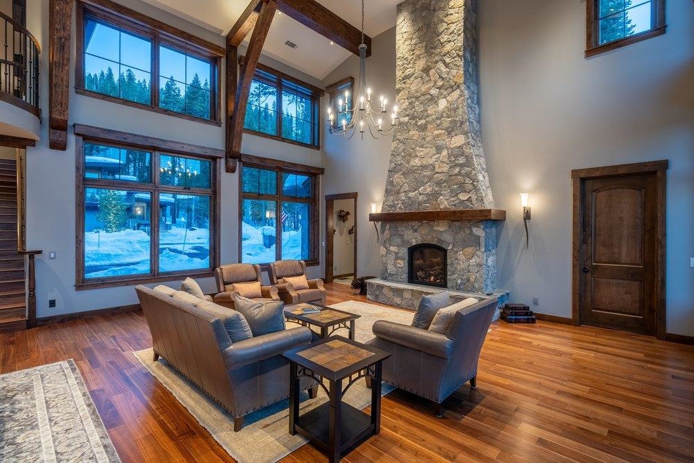 381 Sierra Crest Trail