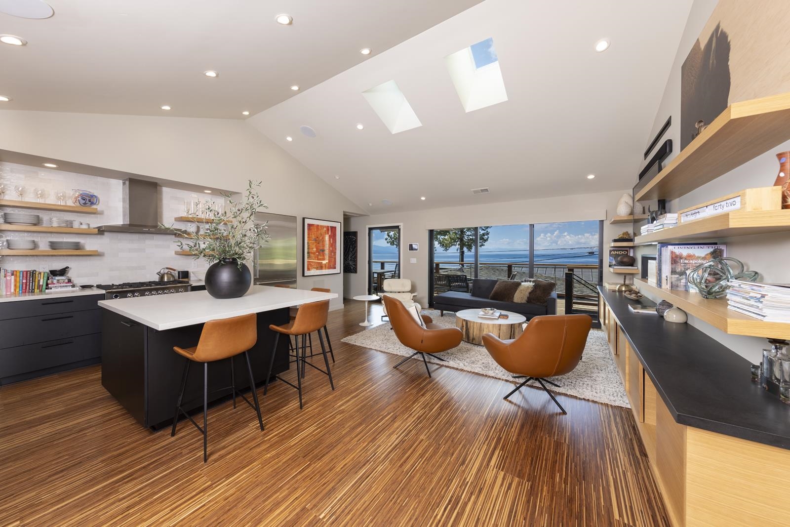 6061 North Lake Boulevard