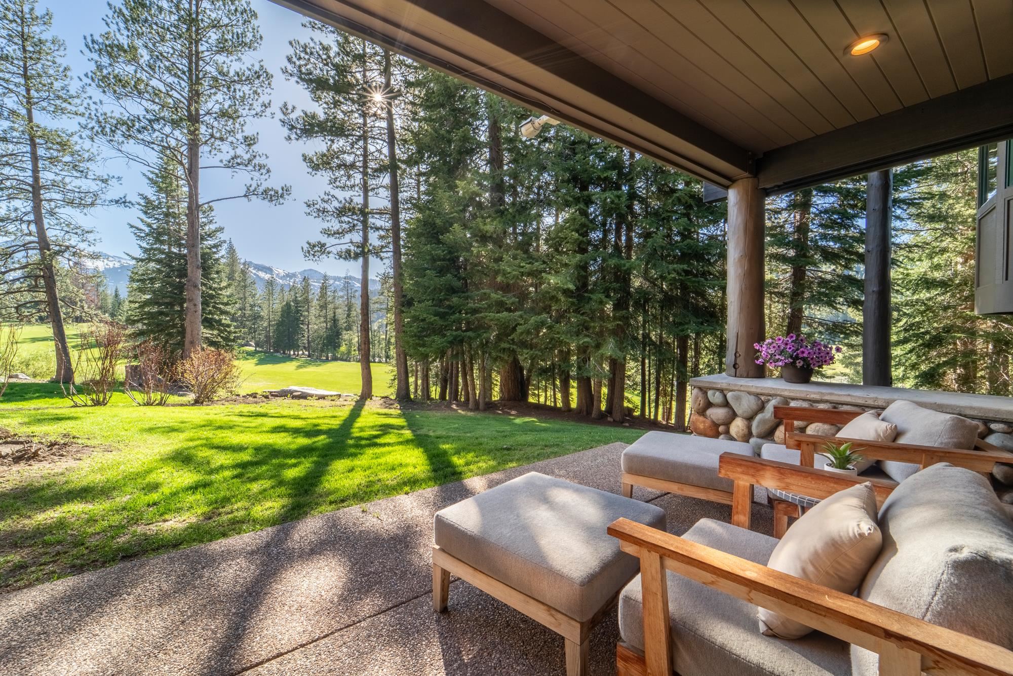 3058 Mountain Links Way