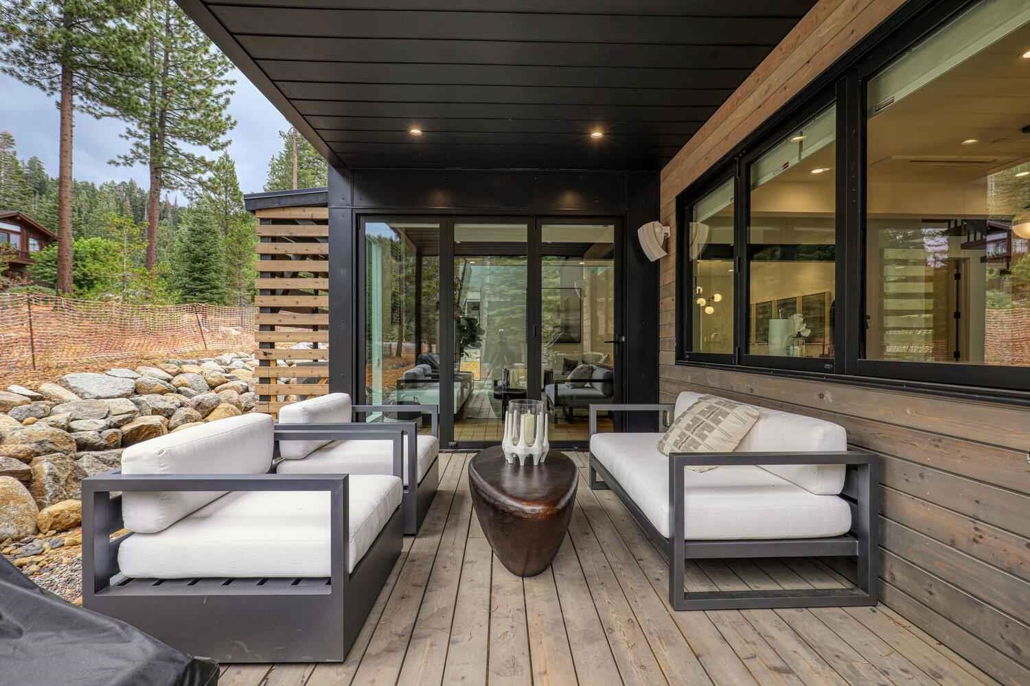 342 Palisades Circle