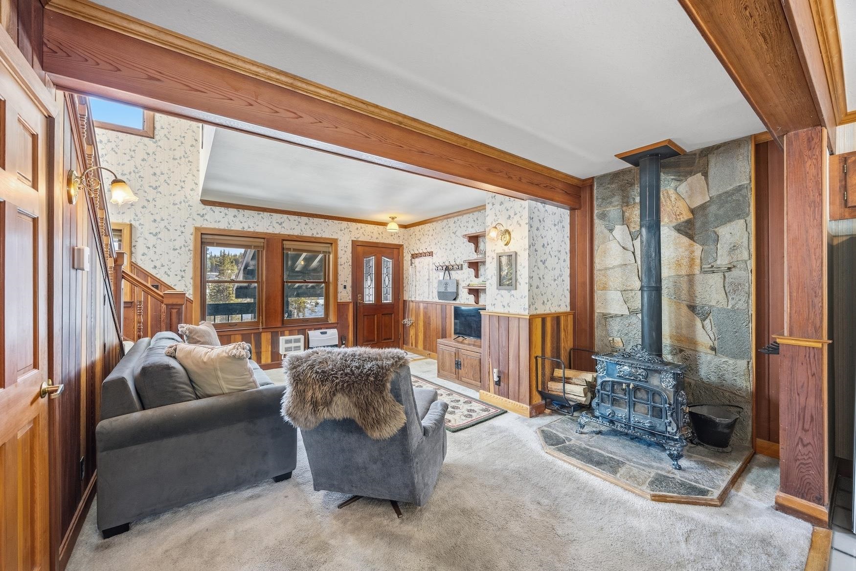 21501 Donner Pass Road 13