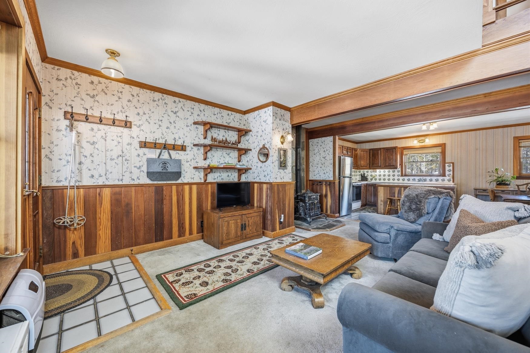 21501 Donner Pass Road 13