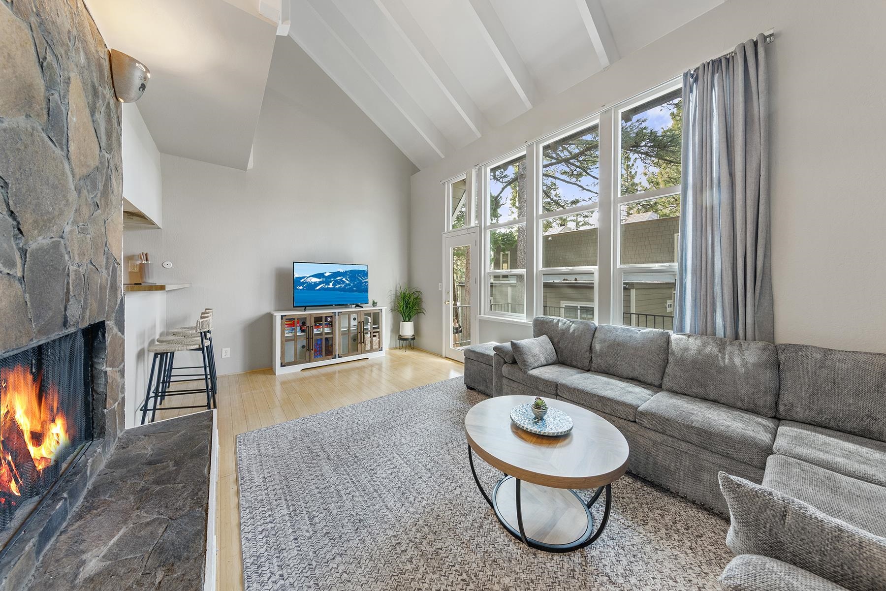 3115 North Lake Boulevard 71