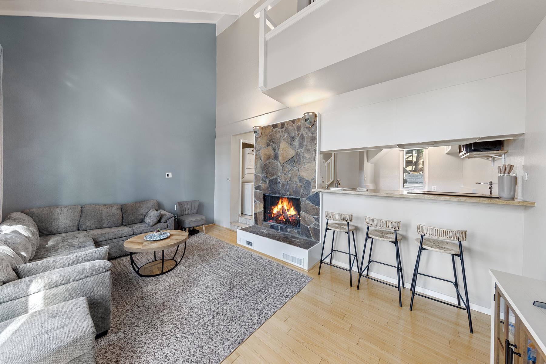 3115 North Lake Boulevard 71