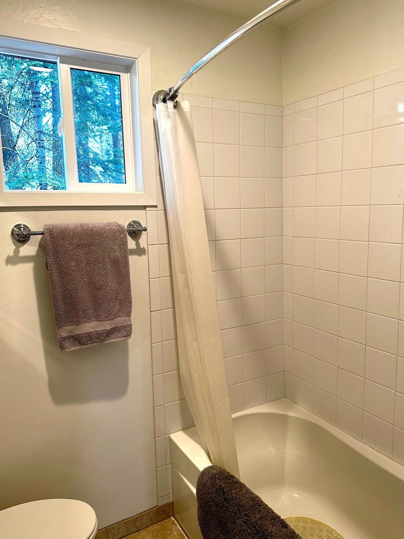 Sierra City, California 96125, United States, 2 Bedrooms Bedrooms, ,1 BathroomBathrooms,Residential,Contingent,50778