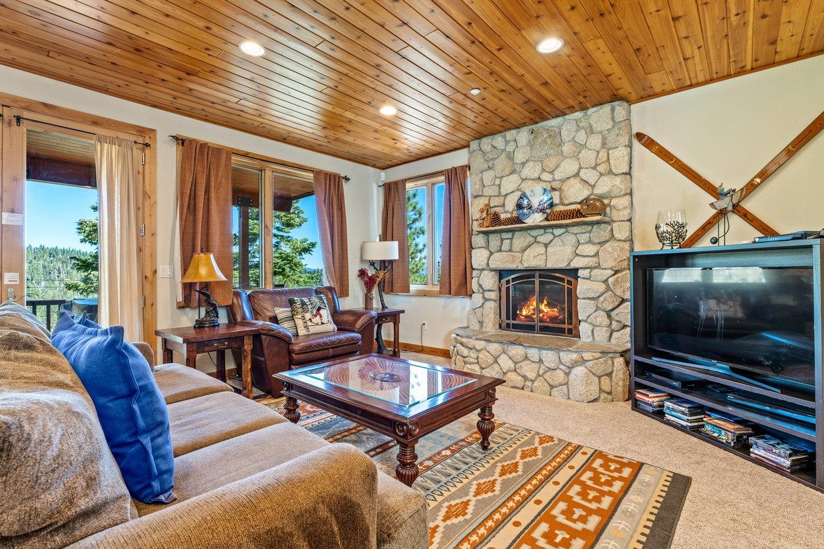 Tahoma, California 96142, United States, 5 Bedrooms Bedrooms, ,4 BathroomsBathrooms,Residential,Active,127368