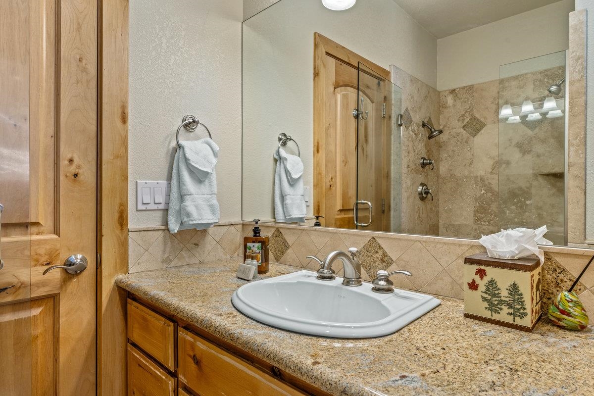 Tahoma, California 96142, United States, 5 Bedrooms Bedrooms, ,4 BathroomsBathrooms,Residential,Active,127368