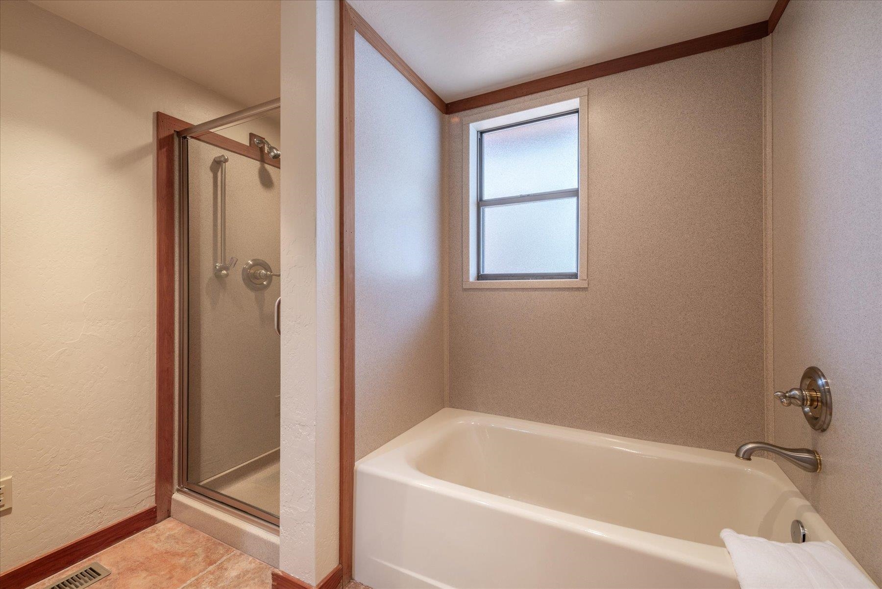 Truckee, California 96161, United States, 4 Bedrooms Bedrooms, ,5 BathroomsBathrooms,Residential,Active,141890