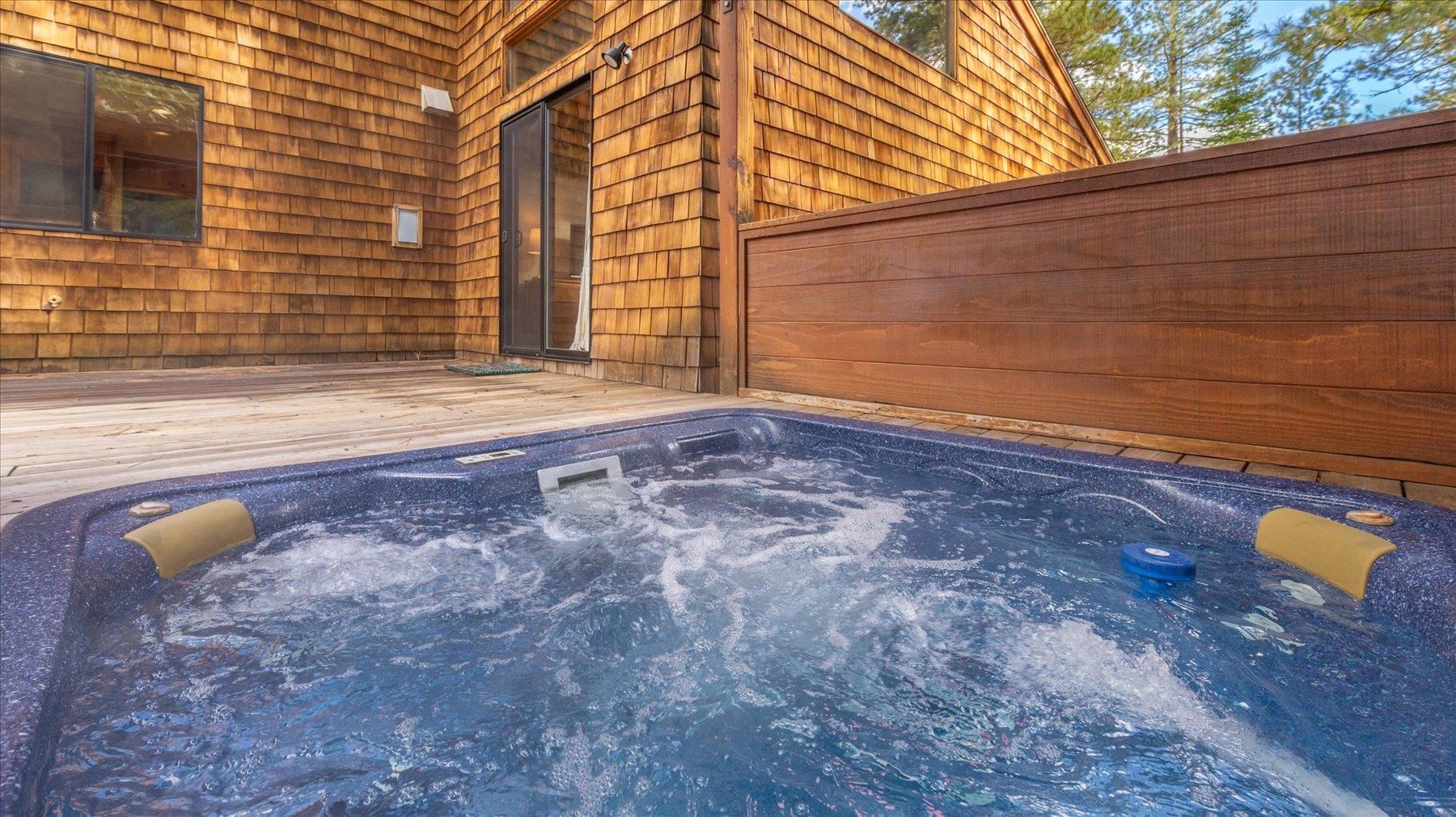 Truckee, California 96161, United States, 4 Bedrooms Bedrooms, ,5 BathroomsBathrooms,Residential,Active,141890