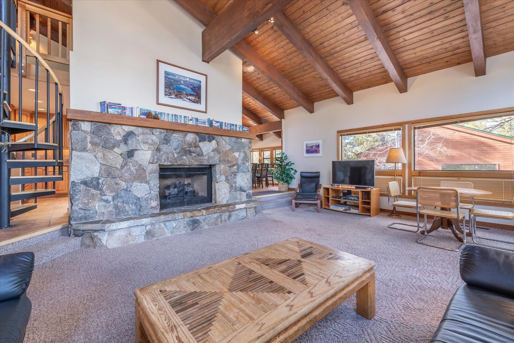 Truckee, California 96161, United States, 4 Bedrooms Bedrooms, ,5 BathroomsBathrooms,Residential,Active,141890