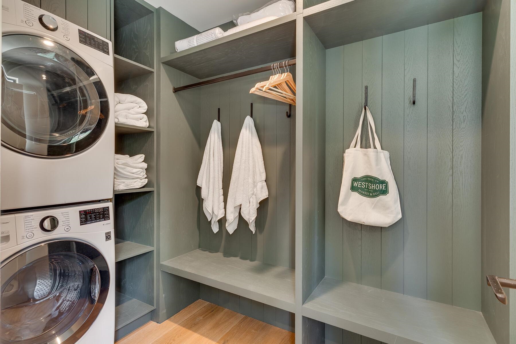 Tahoe City, California 96145, United States, 4 Bedrooms Bedrooms, ,3 BathroomsBathrooms,Residential,Active,172202