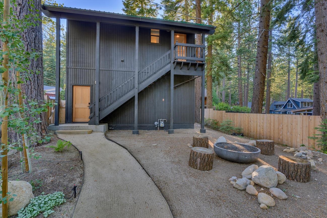 Tahoe City, California 96145, United States, 4 Bedrooms Bedrooms, ,3 BathroomsBathrooms,Residential,Active,172202