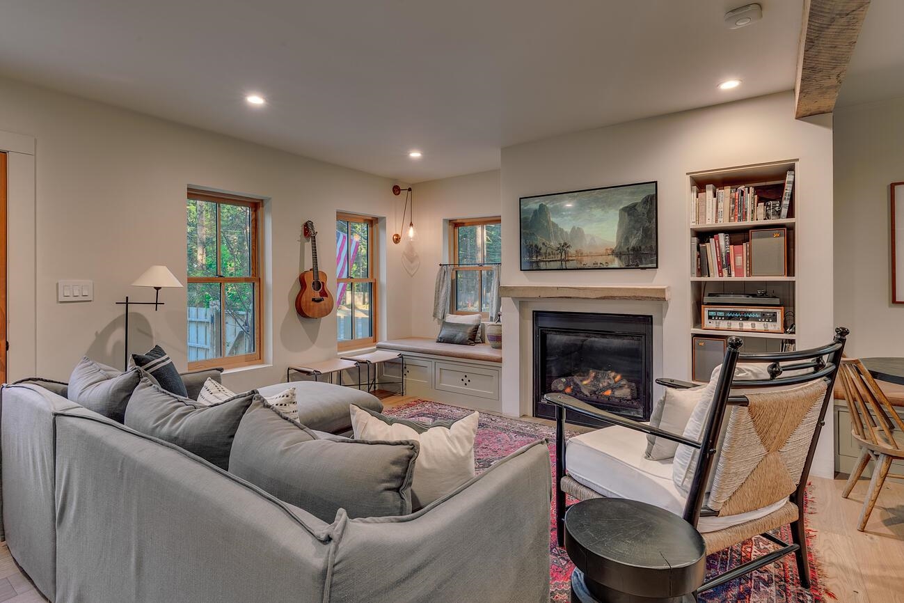 Tahoe City, California 96145, United States, 4 Bedrooms Bedrooms, ,3 BathroomsBathrooms,Residential,Active,172202