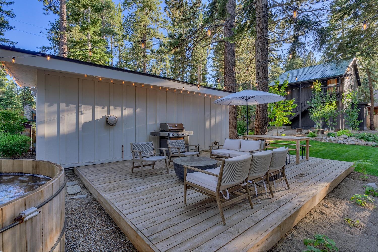 Tahoe City, California 96145, United States, 4 Bedrooms Bedrooms, ,3 BathroomsBathrooms,Residential,Active,172202