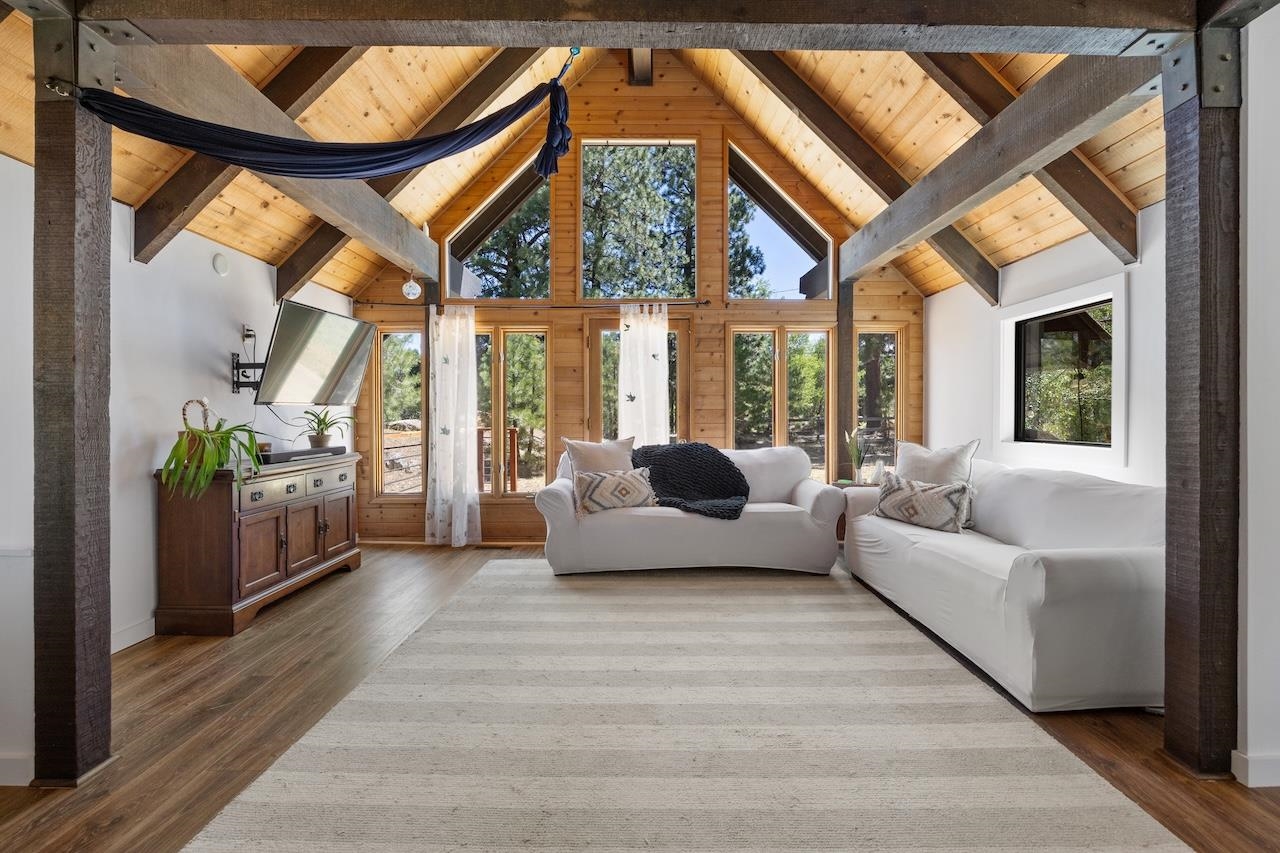 15031 Glenshire Drive