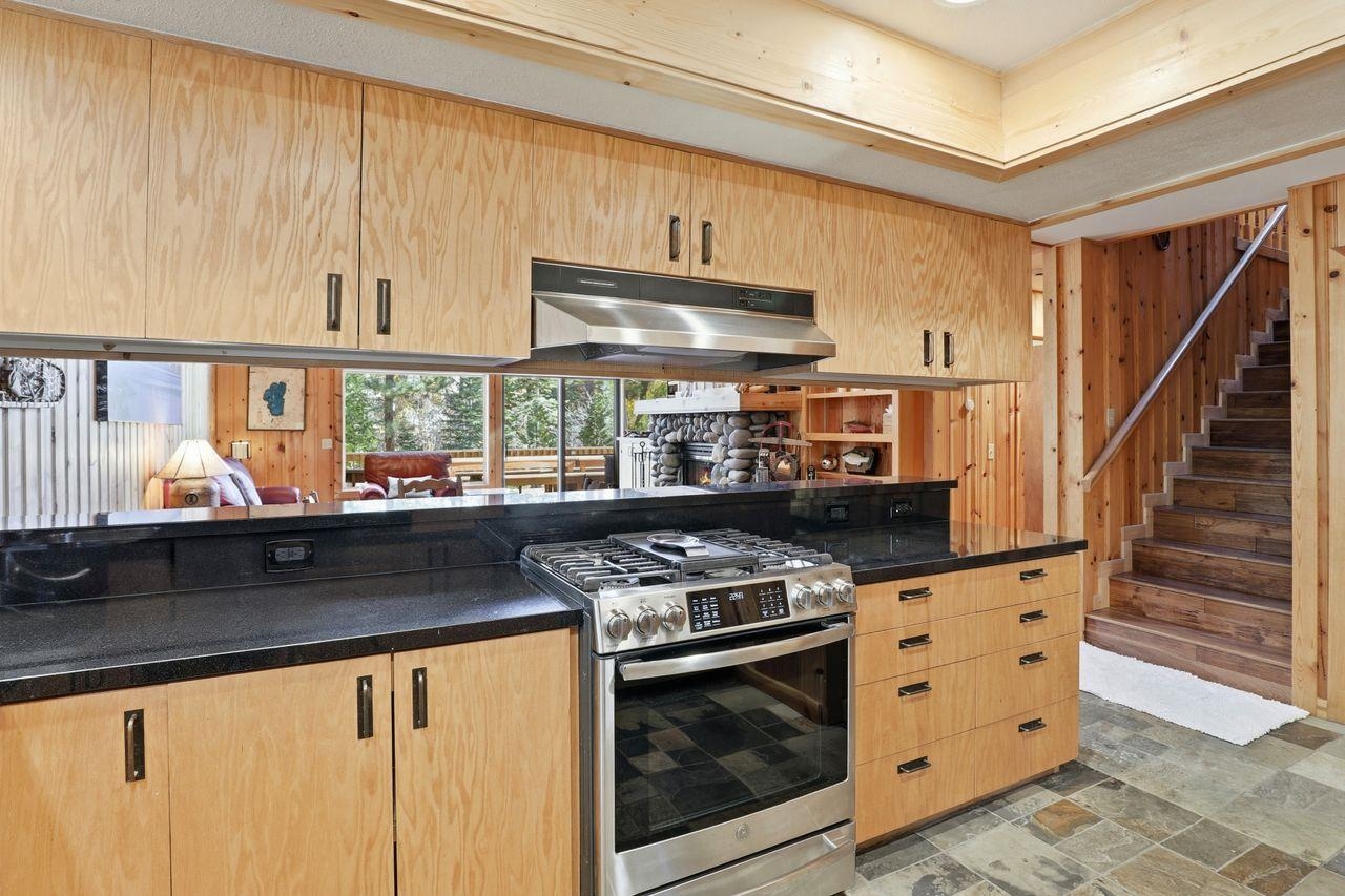 724 North Shore Boulevard