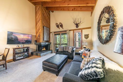 5105 Gold Bend 5105 Truckee CA 96161