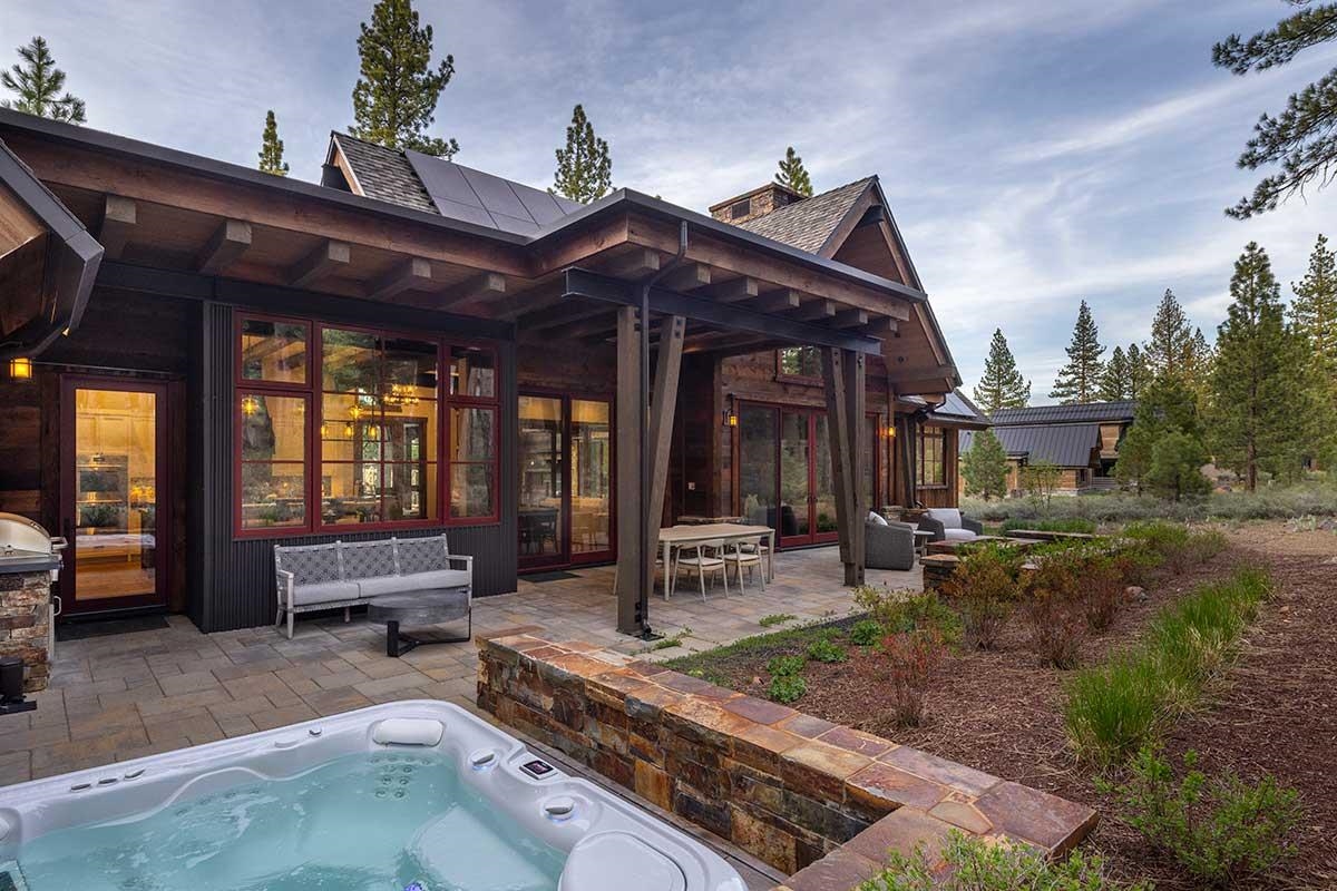 9649 Dunsmuir Way