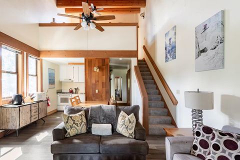 3180 Aspen Grove Truckee CA 96161